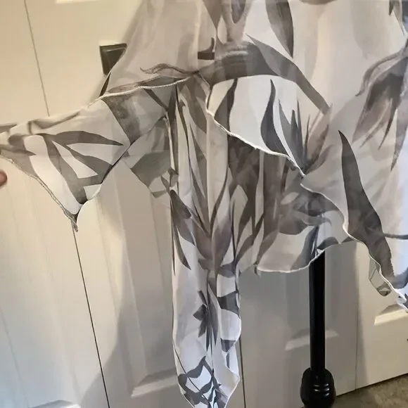 CLEO SLEEVELESS ASYMMETRICAL TUNIC Size XS‎ - Picture 7 of 10